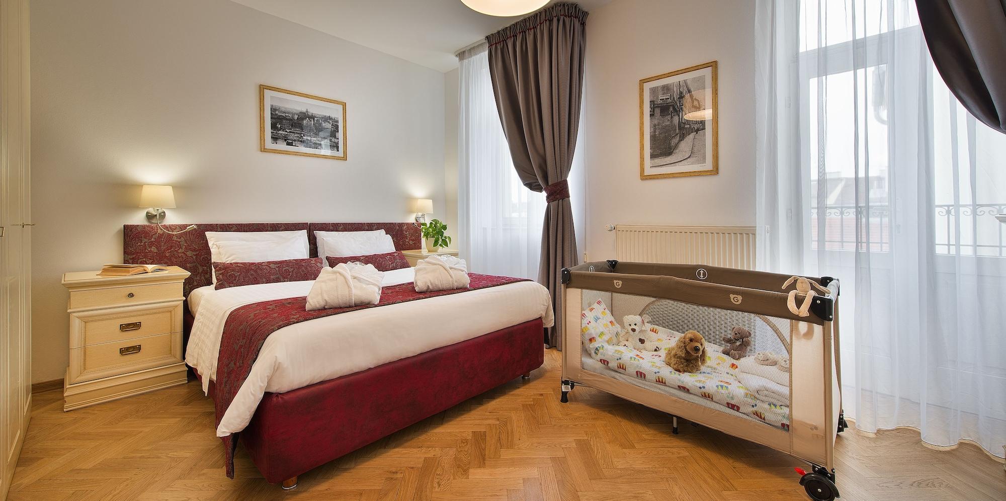 Hotel Suite Home Прага Екстериор снимка