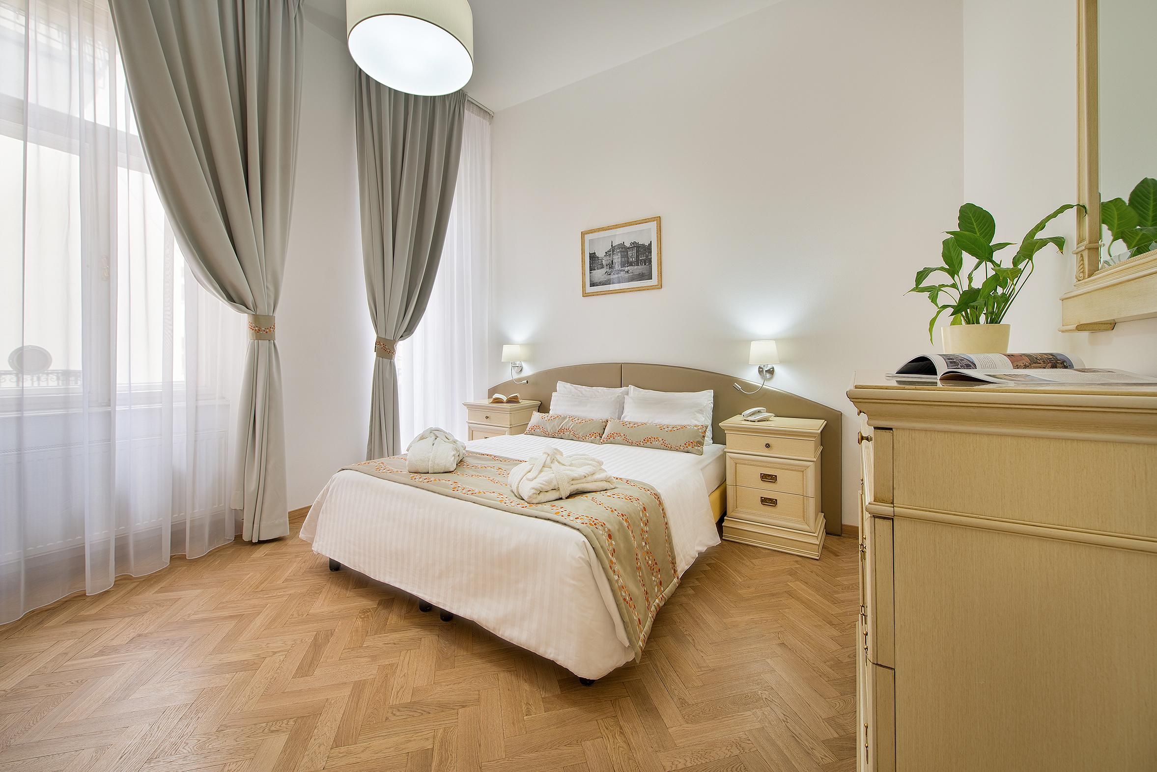 Hotel Suite Home Прага Екстериор снимка