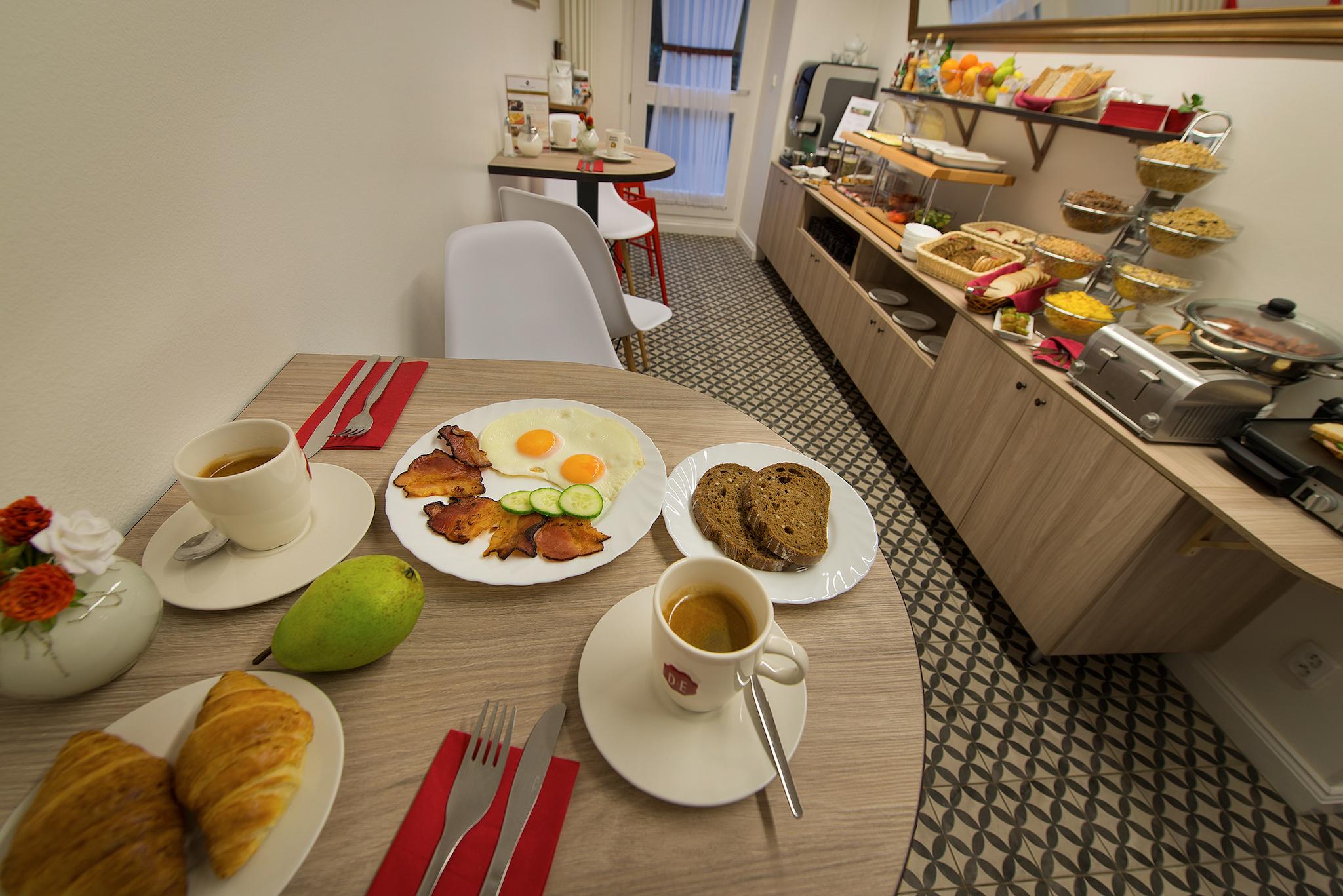 Hotel Suite Home Прага Екстериор снимка