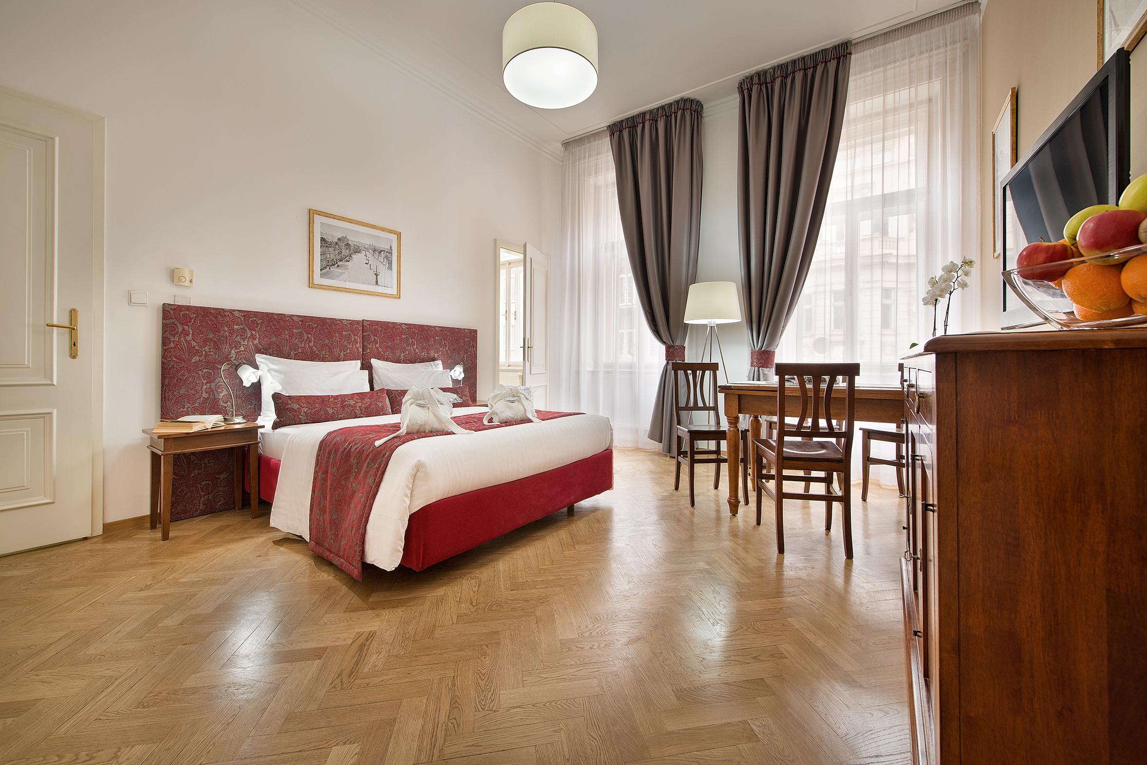 Hotel Suite Home Прага Екстериор снимка