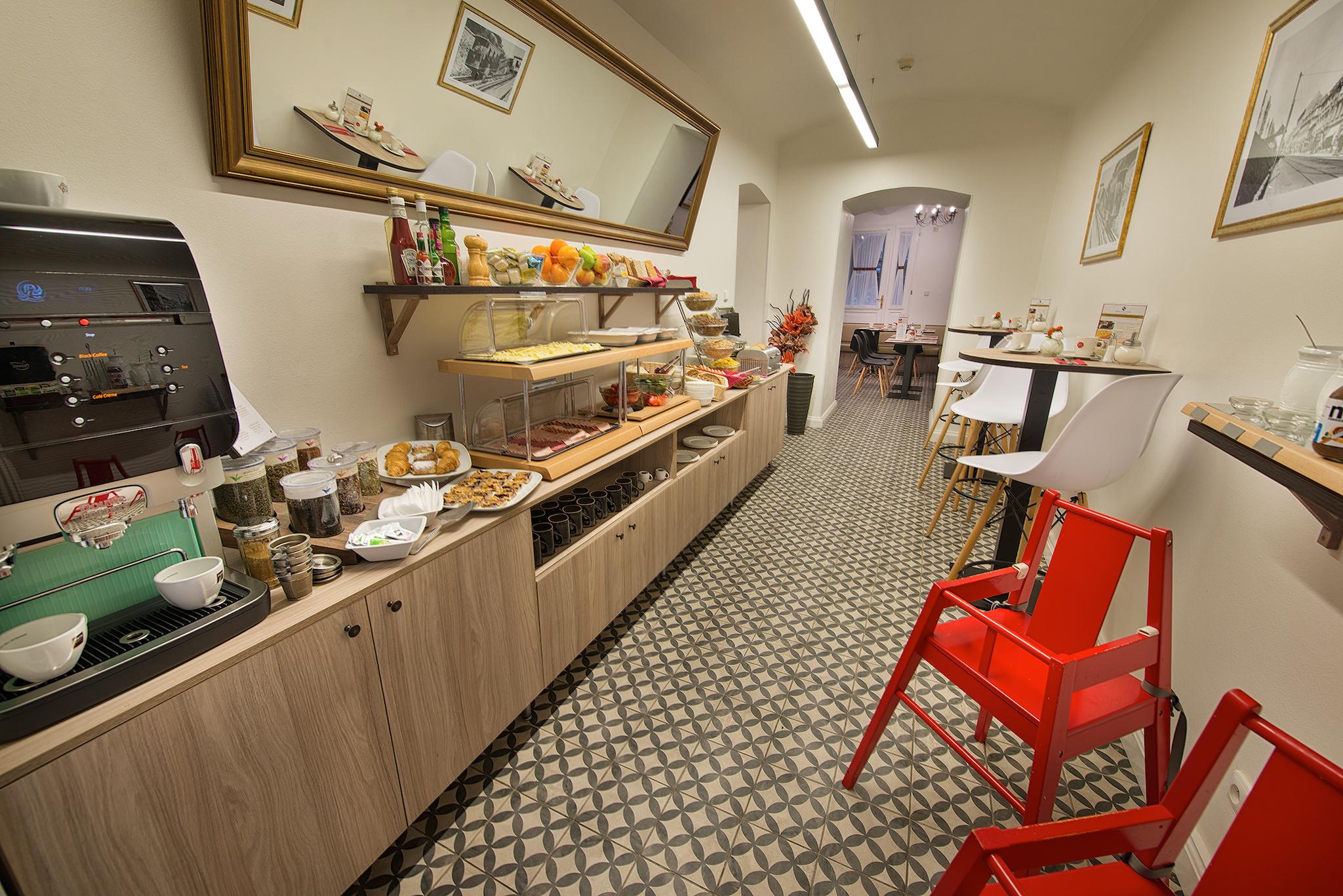 Hotel Suite Home Прага Екстериор снимка