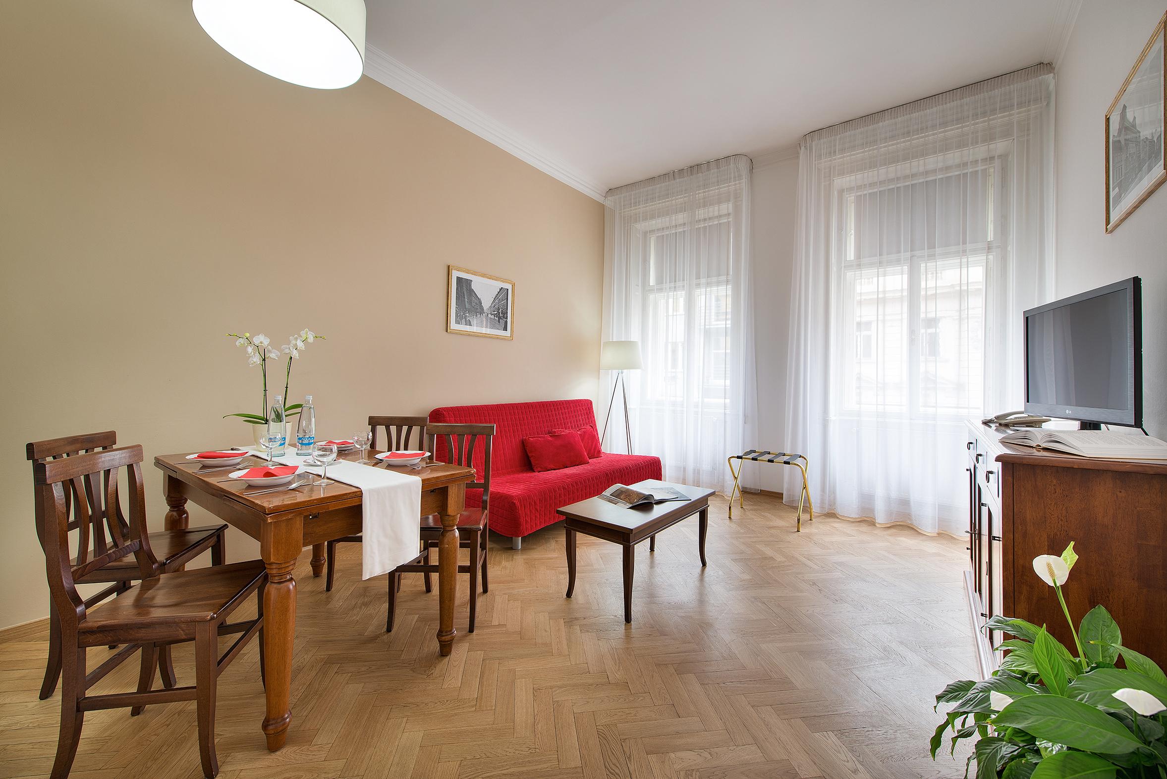 Hotel Suite Home Прага Екстериор снимка