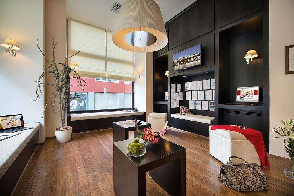 Hotel Suite Home Прага Екстериор снимка
