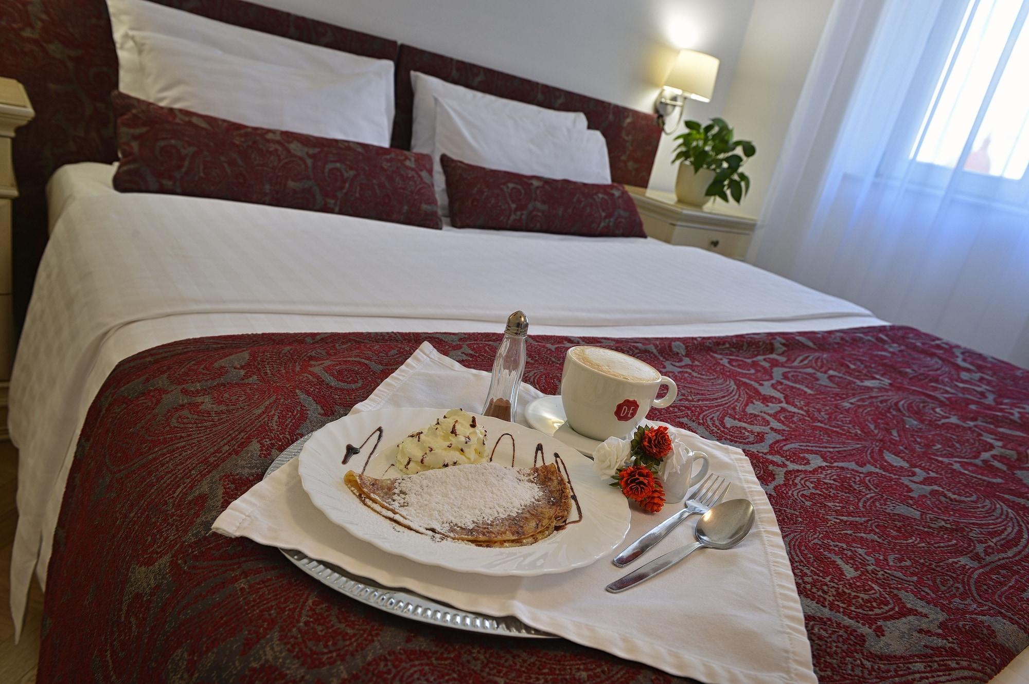 Hotel Suite Home Прага Екстериор снимка