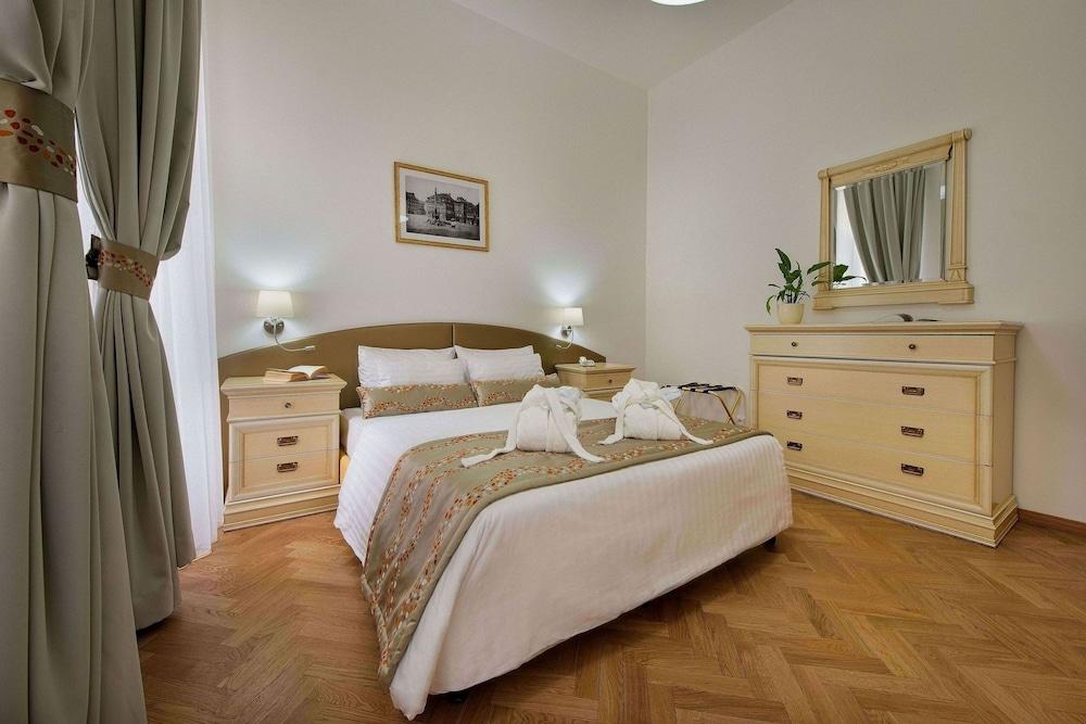 Hotel Suite Home Прага Екстериор снимка