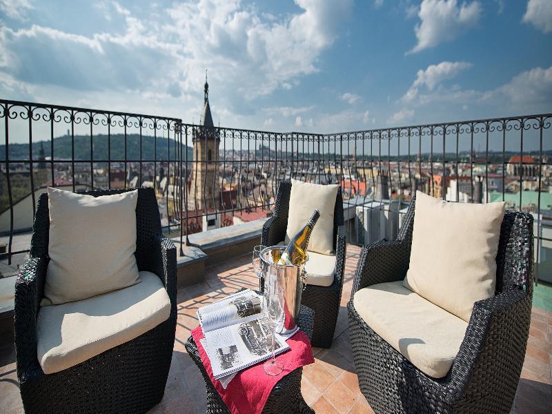 Hotel Suite Home Прага Екстериор снимка