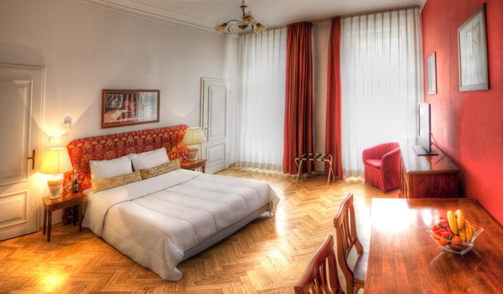 Hotel Suite Home Прага Стая снимка