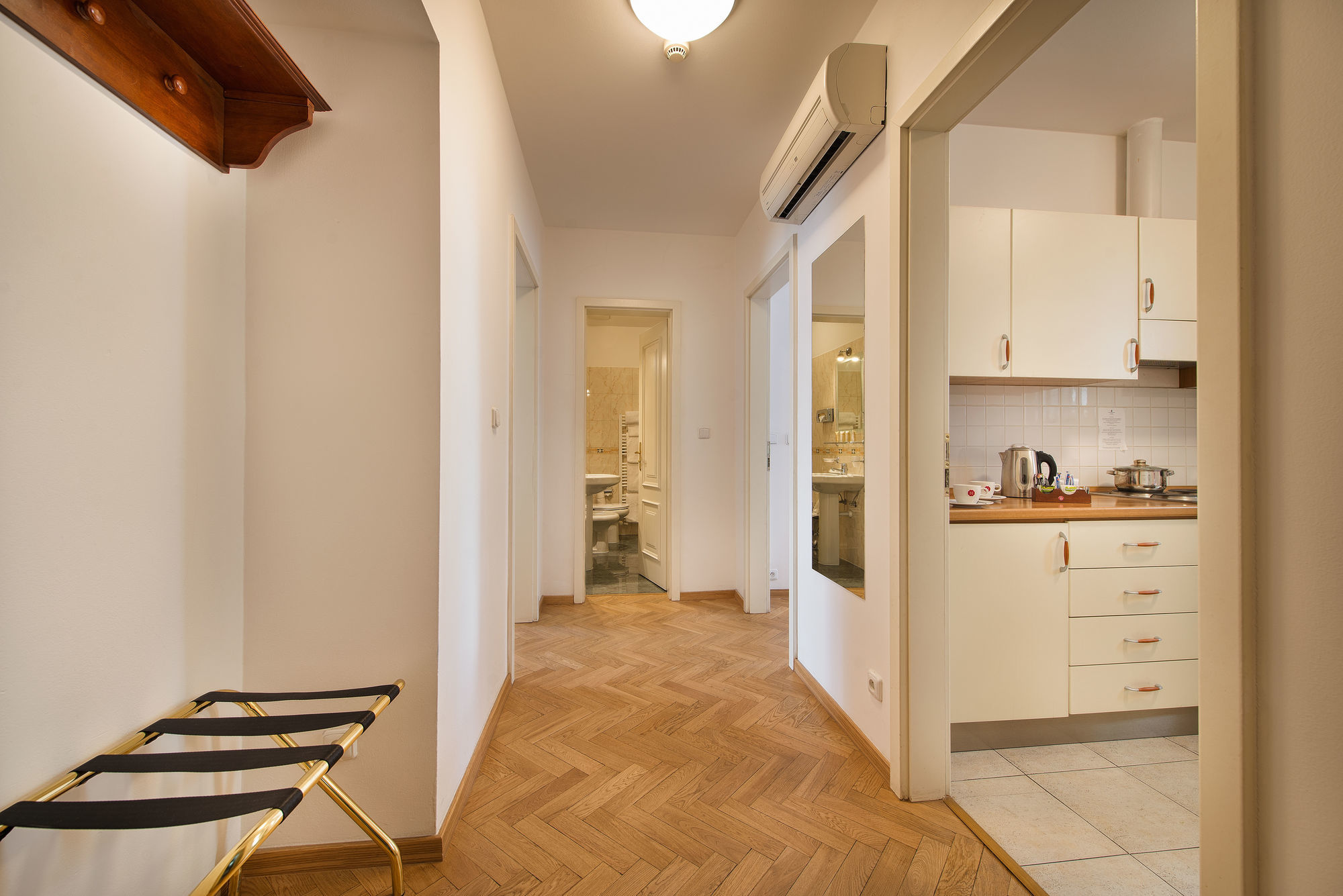 Hotel Suite Home Прага Екстериор снимка