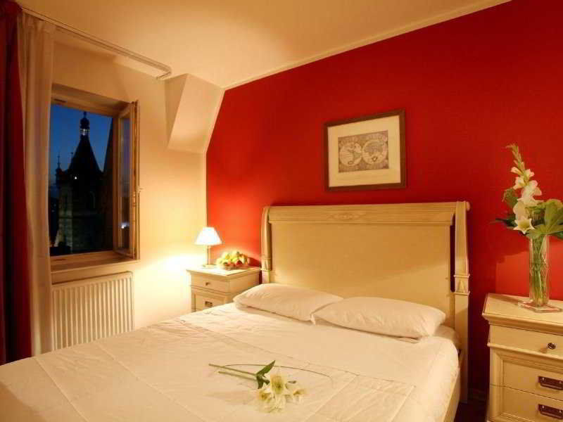Hotel Suite Home Прага Екстериор снимка