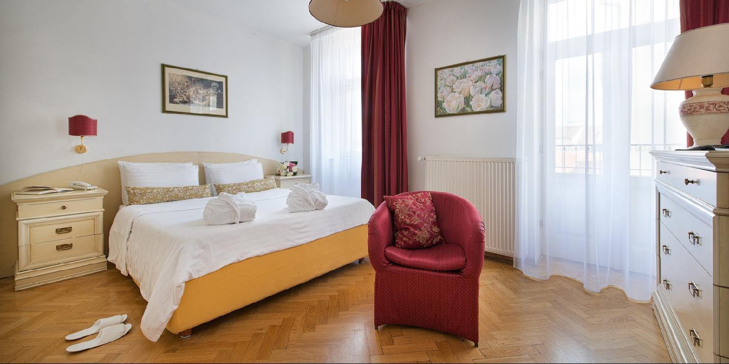 Hotel Suite Home Прага Екстериор снимка
